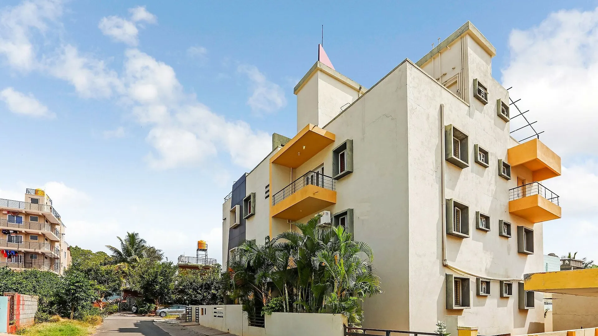 Oyo 24195 Jasmine Suites Mysore